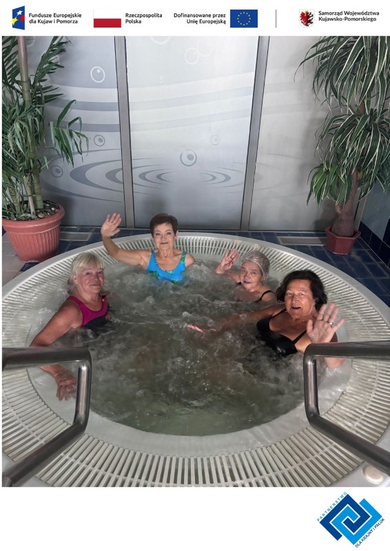 seniorki w jacuzzi